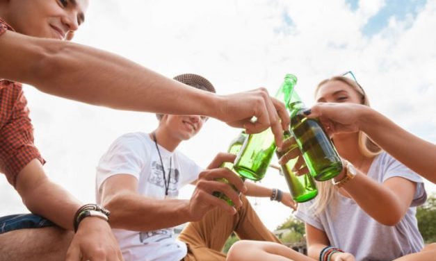 LOTTA ALL’ALCOLISMO IN IRLANDA: SULLE ETICHETTE MESSAGGI DI ALLERTA
