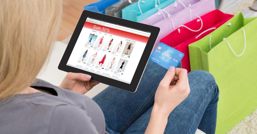 LE VENDITE ONLINE STANNO TRASFORMANDO IL FASHION